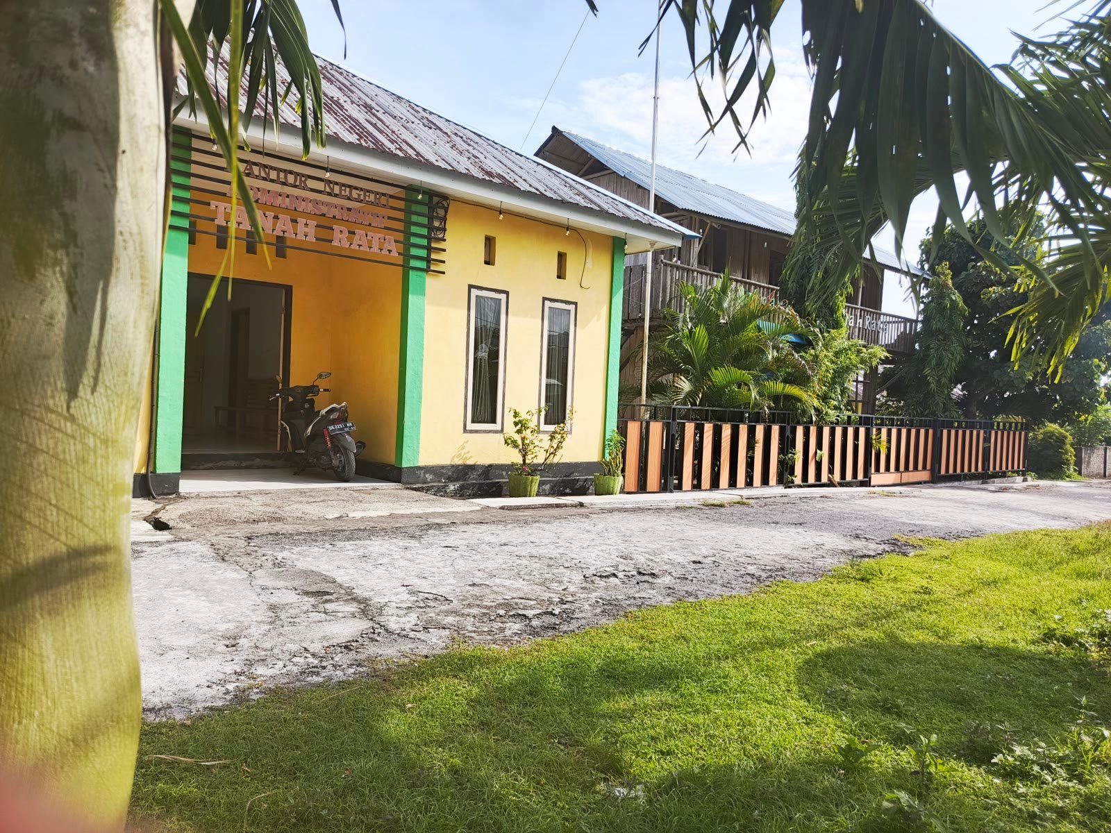 Kantor Negeri Administratif Tanah Rata